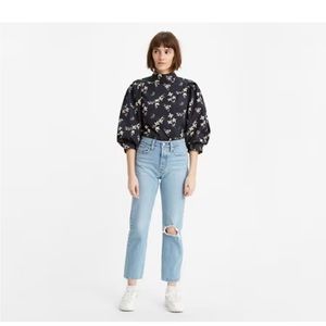 Levi’s WEDGIE STRAIGHT FIT WOMEN'S JEANS size 28 x 28, NWT, light wash jeans